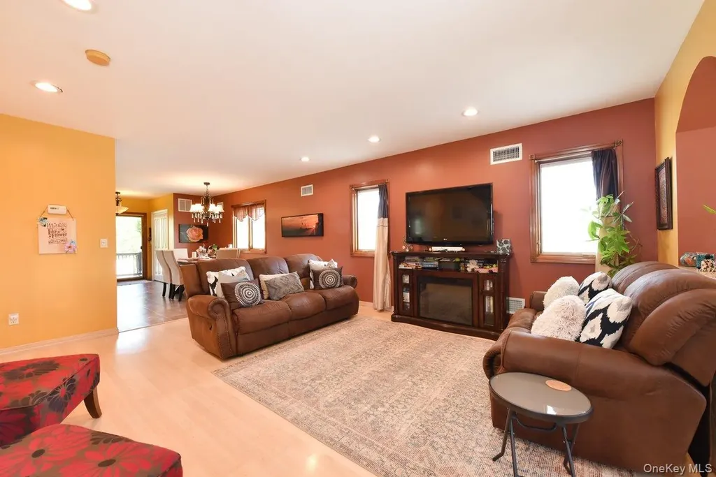 385 Oceanside Parkway Oceanside NY 11572