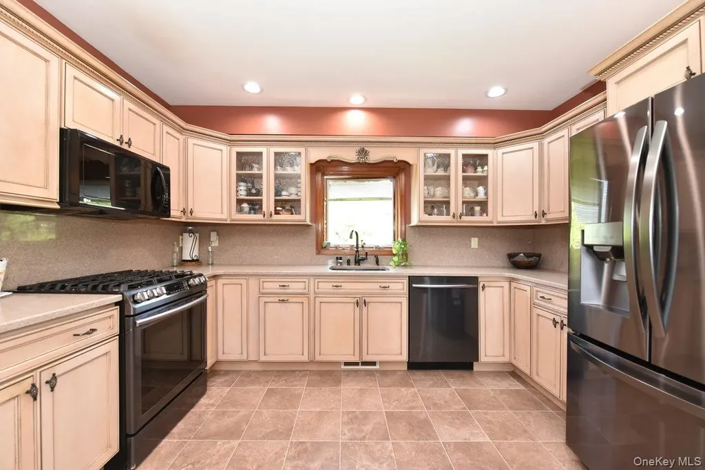 385 Oceanside Parkway Oceanside NY 11572
