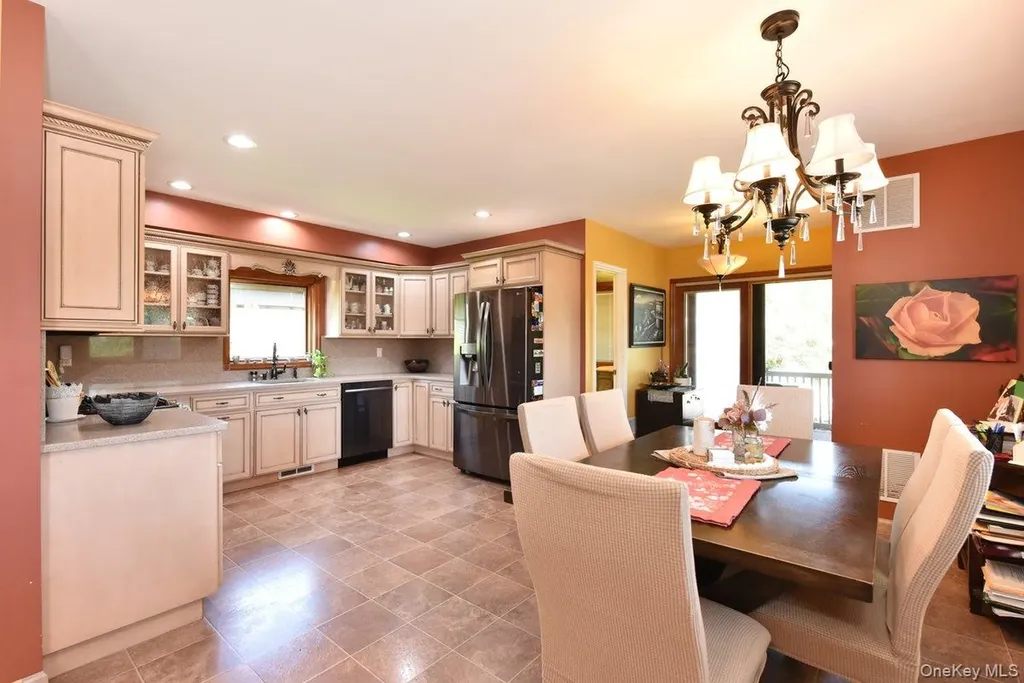 385 Oceanside Parkway Oceanside NY 11572