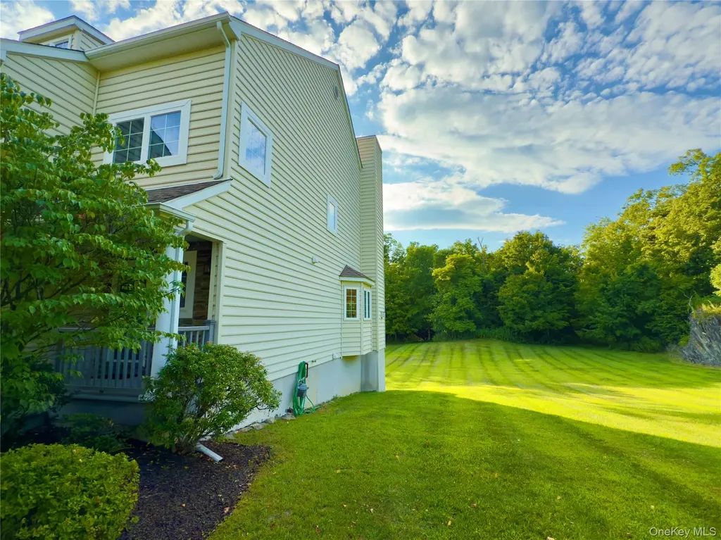 54 Hudson View Terrace Hyde Park NY 12538