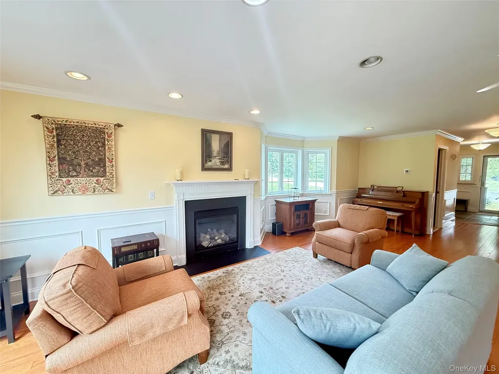 54 Hudson View Terrace Hyde Park NY 12538