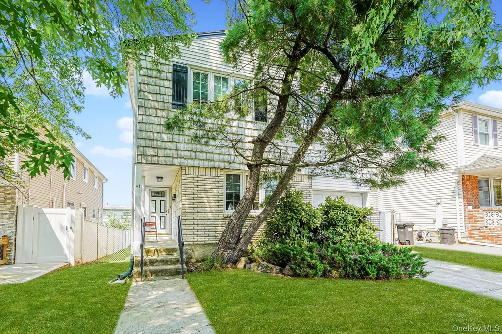 41 Middle Loop Road Staten Island NY 10308