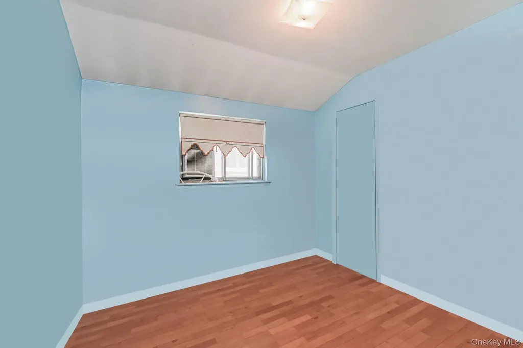 41 Middle Loop Road Staten Island NY 10308