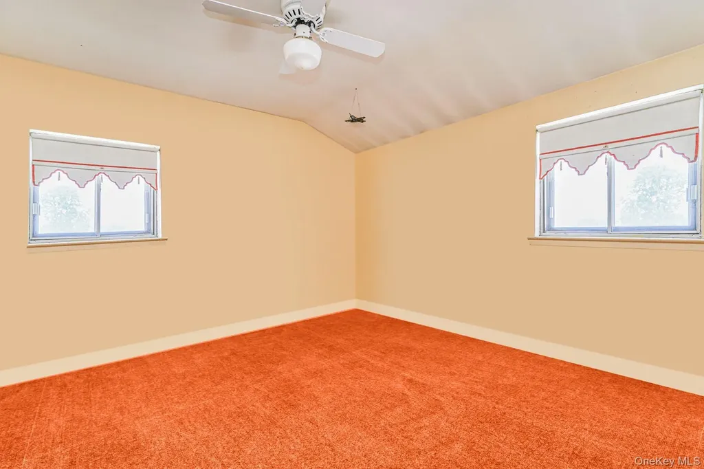 41 Middle Loop Road Staten Island NY 10308