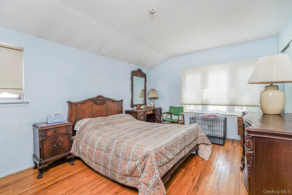 41 Middle Loop Road Staten Island NY 10308