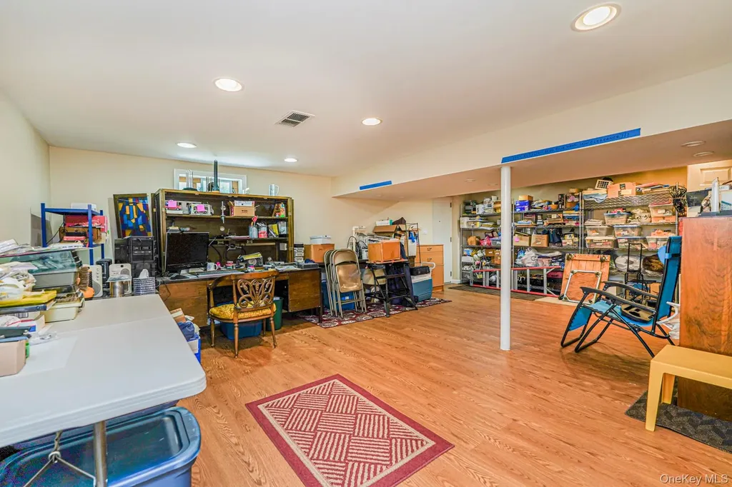41 Middle Loop Road Staten Island NY 10308