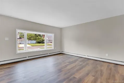 328 Martin Place Bethpage NY 11714