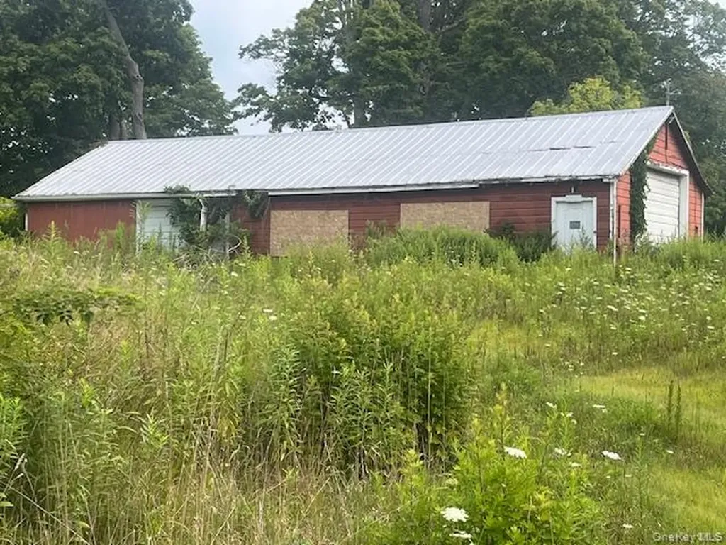 1820 County Route 7 Ancram NY 12502