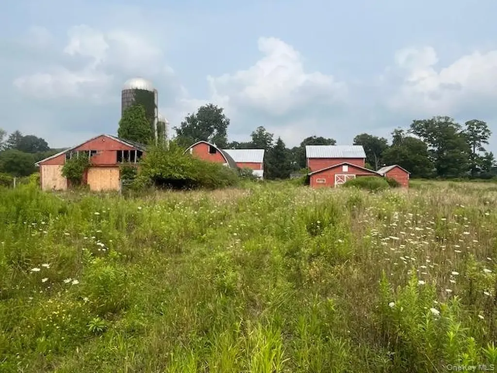 1820 County Route 7 Ancram NY 12502