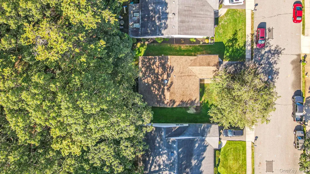 187 Edinburgh Drive Ridge NY 11961