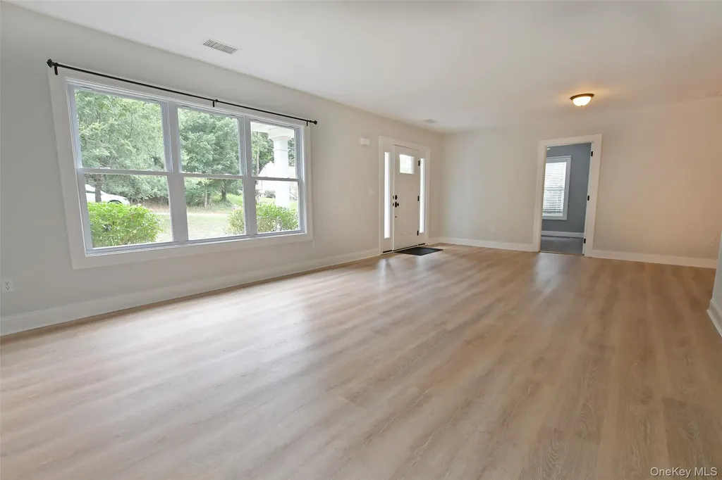 39 Hill Street E Wading River NY 11792
