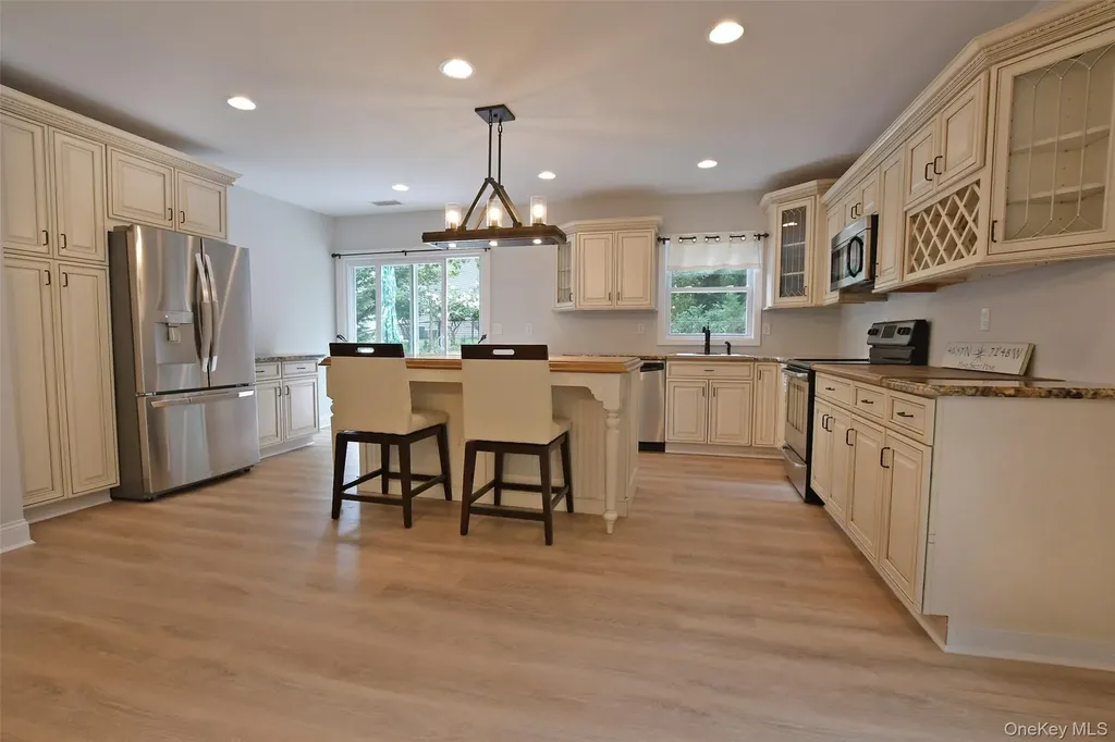 39 Hill Street E Wading River NY 11792