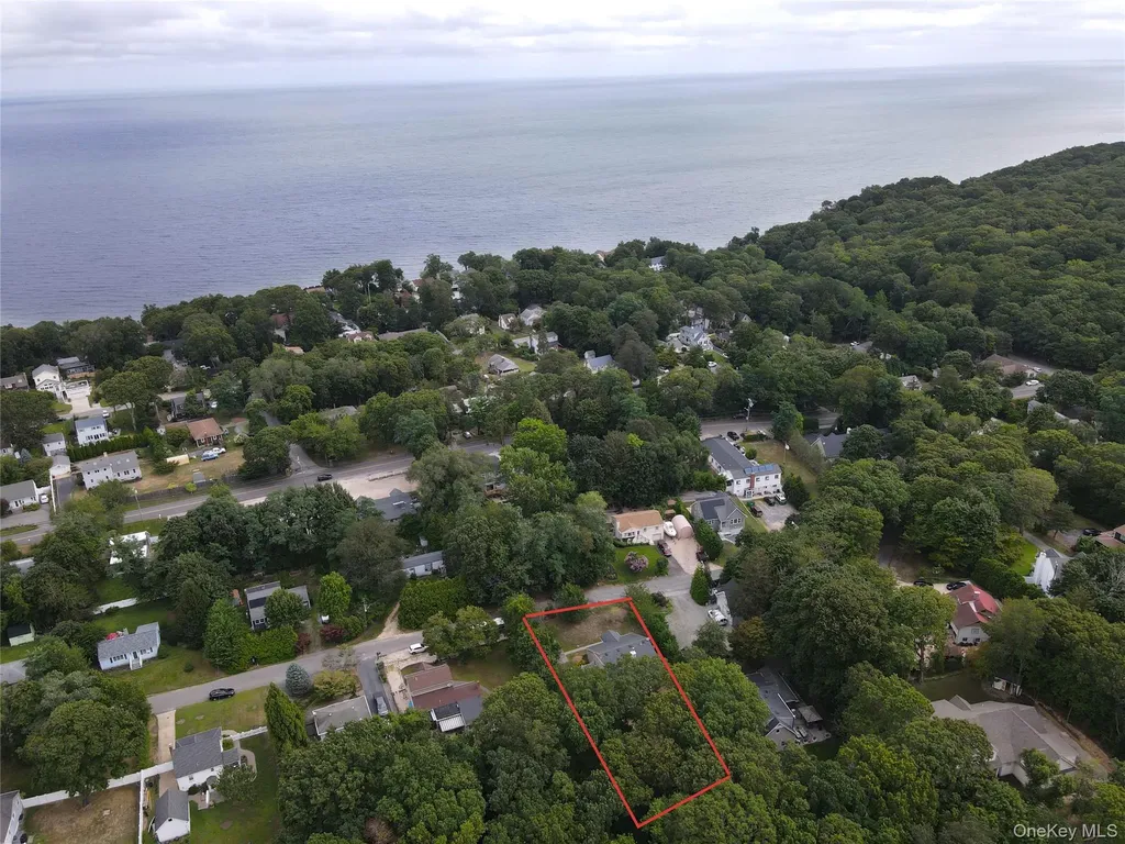 39 Hill Street E Wading River NY 11792