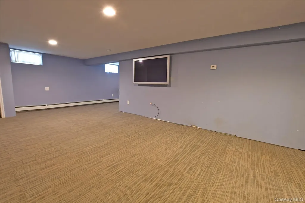 39 Hill Street E Wading River NY 11792