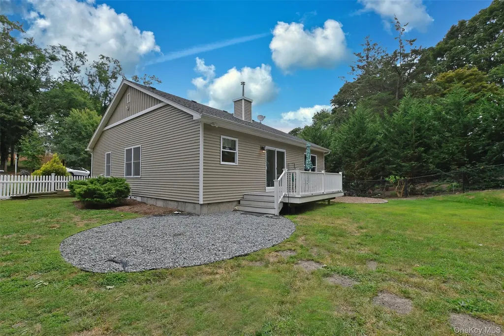 39 Hill Street E Wading River NY 11792