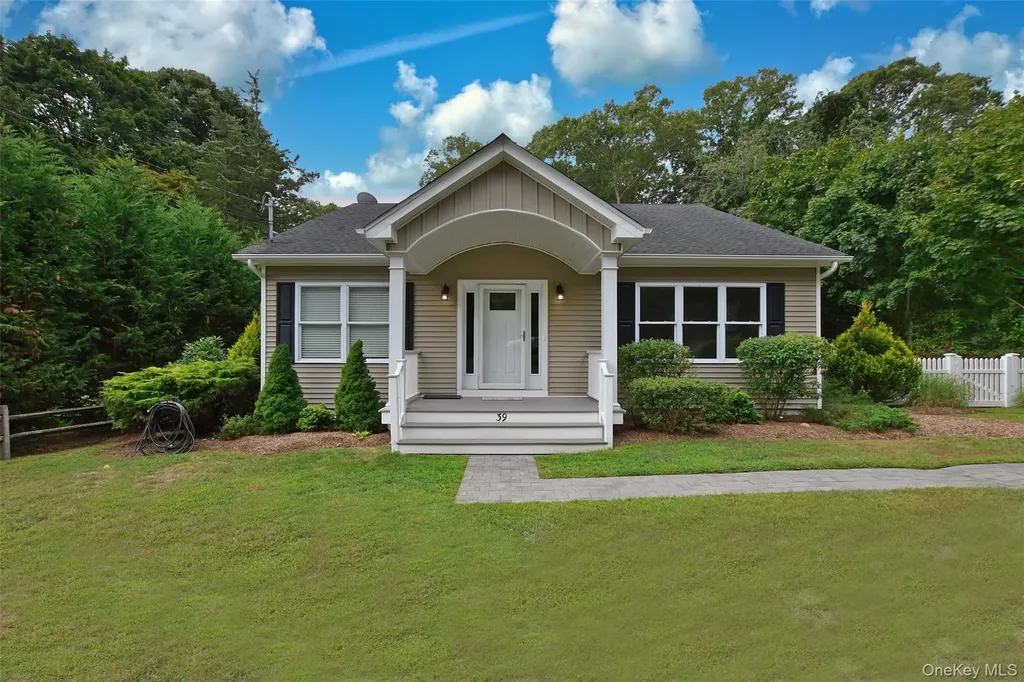 39 Hill Street E Wading River NY 11792