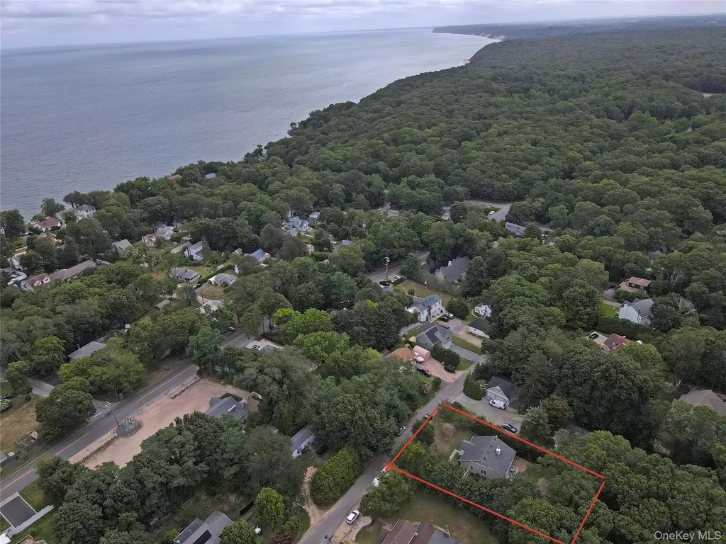 39 Hill Street E Wading River NY 11792