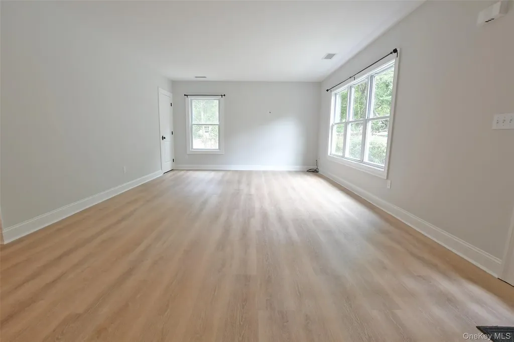 39 Hill Street E Wading River NY 11792