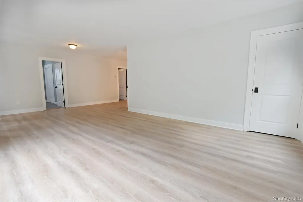 39 Hill Street E Wading River NY 11792