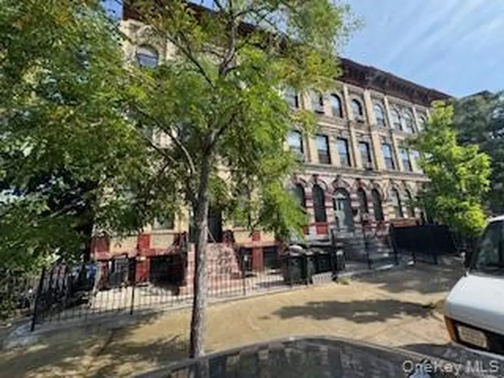 327 Vernon Avenue Brooklyn NY 11206