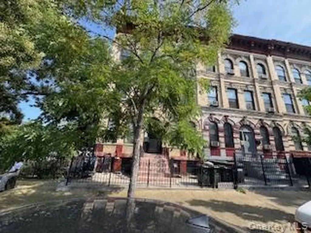 327 Vernon Avenue Brooklyn NY 11206