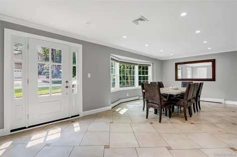 22 Wren Drive East Hills NY 11576