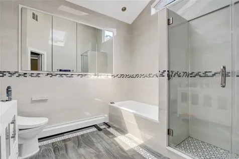 22 Wren Drive East Hills NY 11576