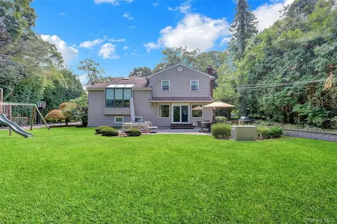 22 Wren Drive East Hills NY 11576