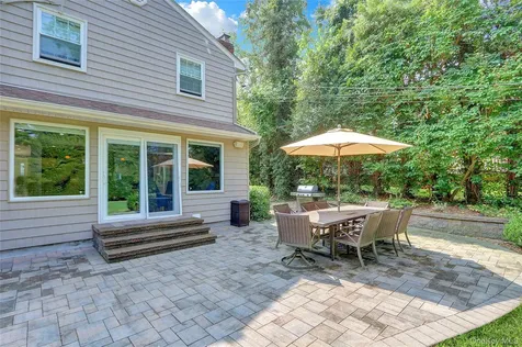 22 Wren Drive East Hills NY 11576