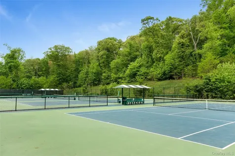 22 Wren Drive East Hills NY 11576