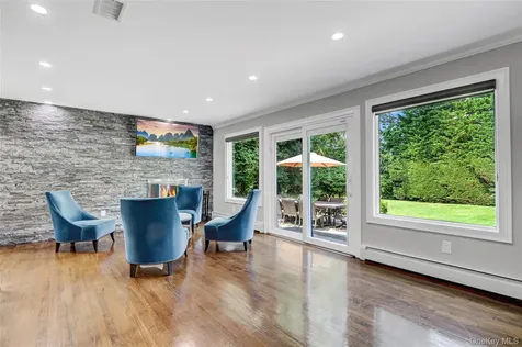 22 Wren Drive East Hills NY 11576