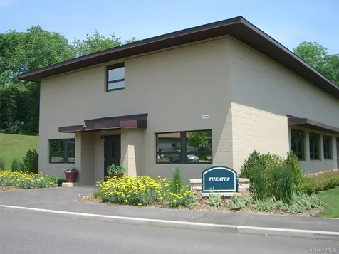 22 Wren Drive East Hills NY 11576