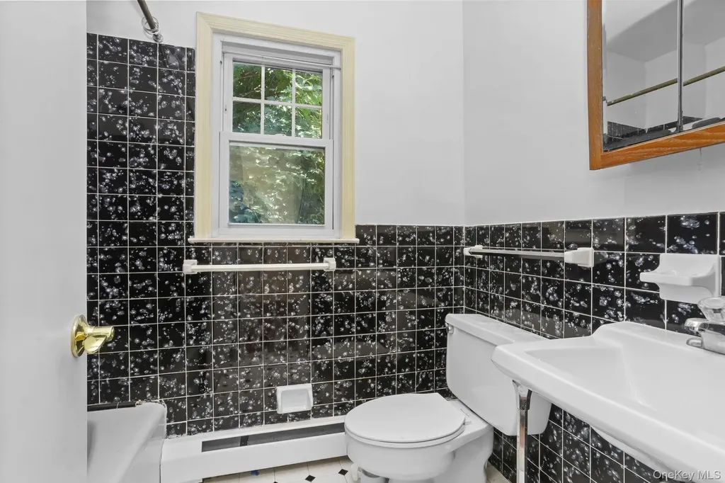 157 Warren Avenue Hawthorne NY 10532
