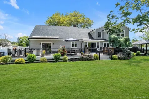 222 Bay Avenue Bayport NY 11705