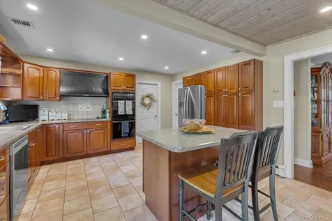 222 Bay Avenue Bayport NY 11705