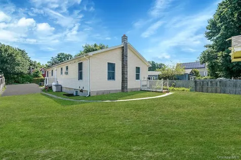 395 Linnet Street Greenport NY 11944