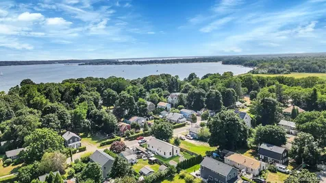 395 Linnet Street Greenport NY 11944