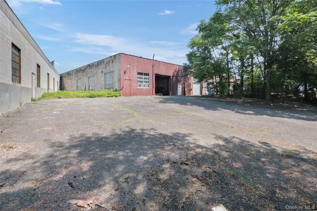 453 Broadway Newburgh NY 12550