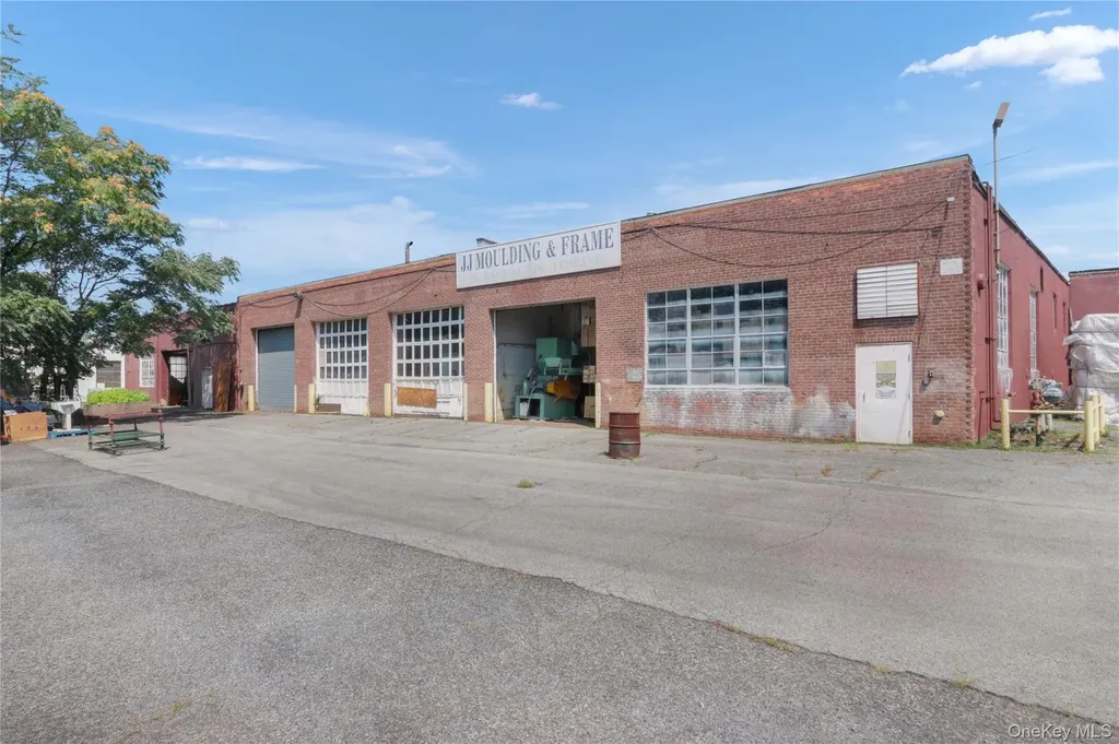 453 Broadway Newburgh NY 12550