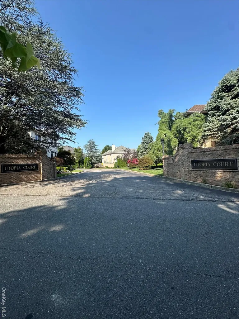 1 Utopia Court Staten Island NY 10304