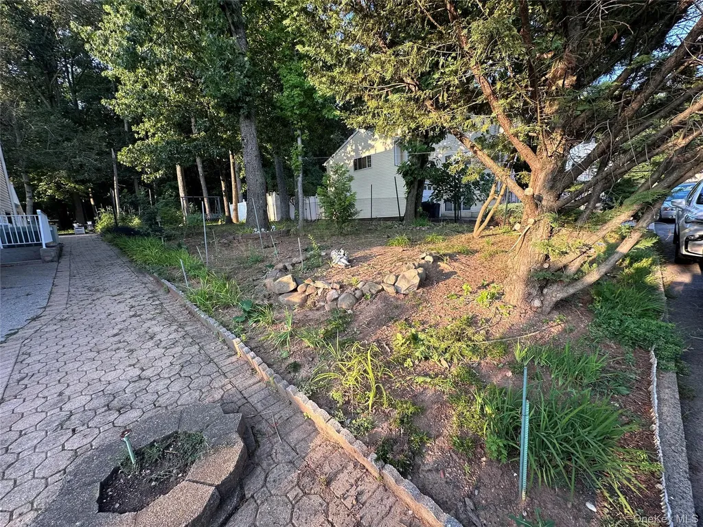 55 Quail Lane Staten Island NY 10309