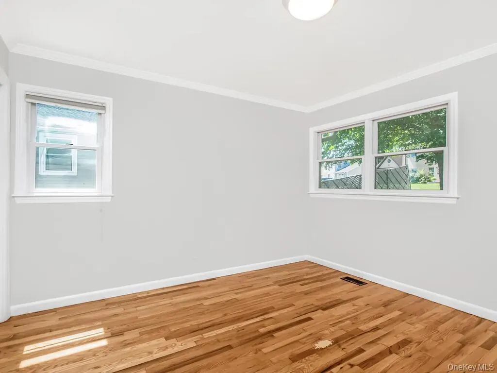 107 Kingsley Drive Yonkers NY 10710