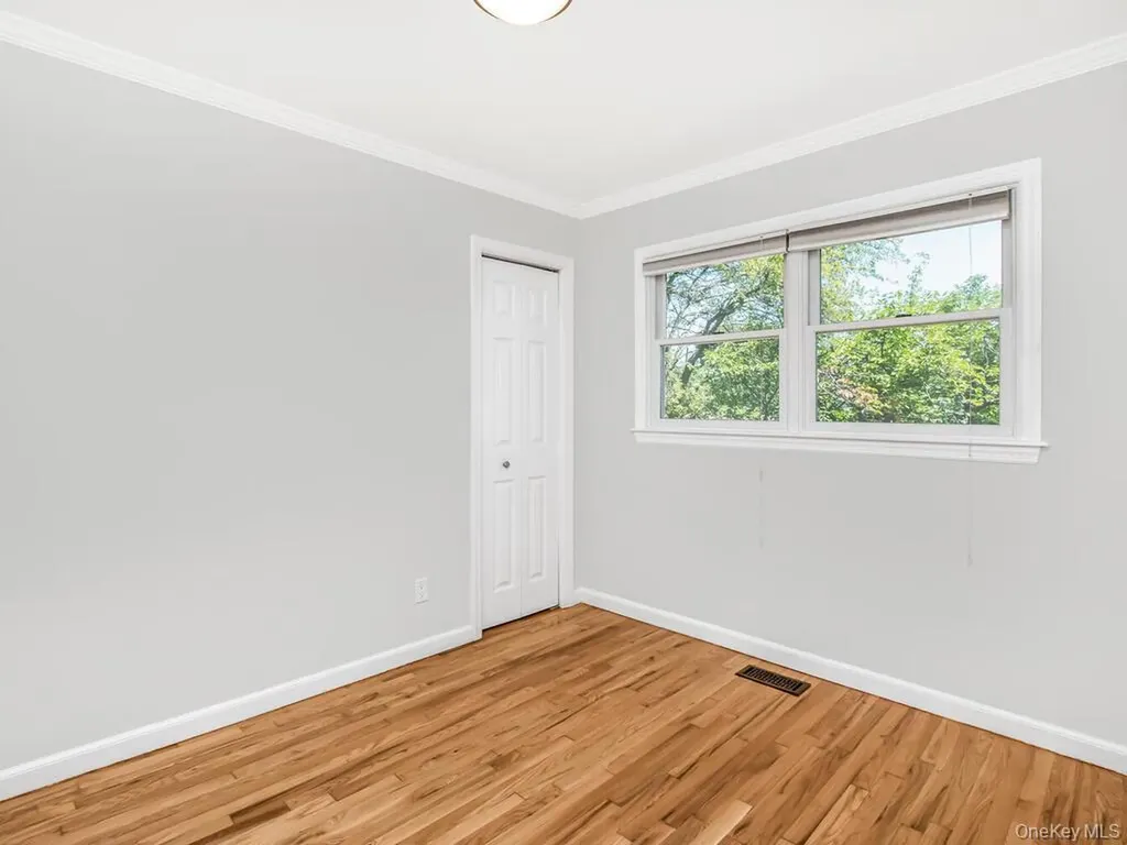 107 Kingsley Drive Yonkers NY 10710