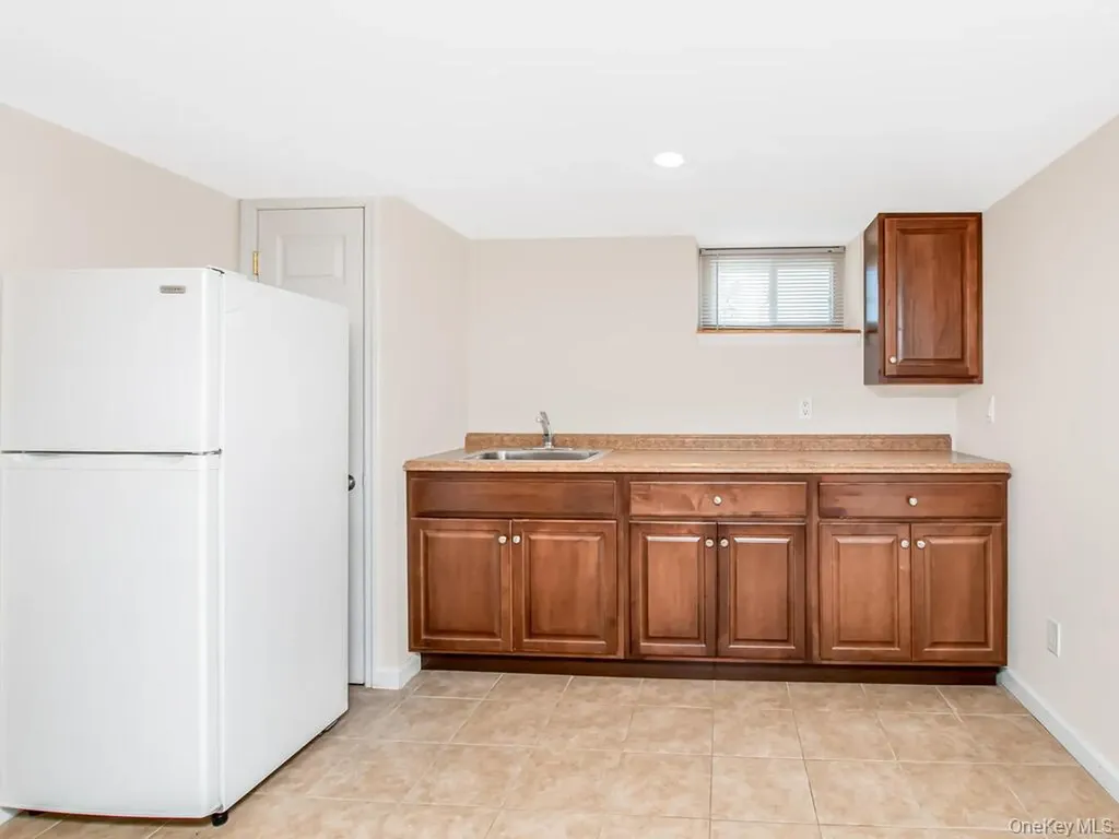 107 Kingsley Drive Yonkers NY 10710