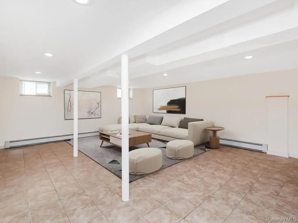 107 Kingsley Drive Yonkers NY 10710
