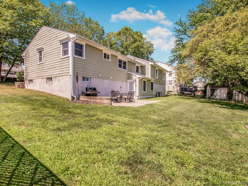 107 Kingsley Drive Yonkers NY 10710