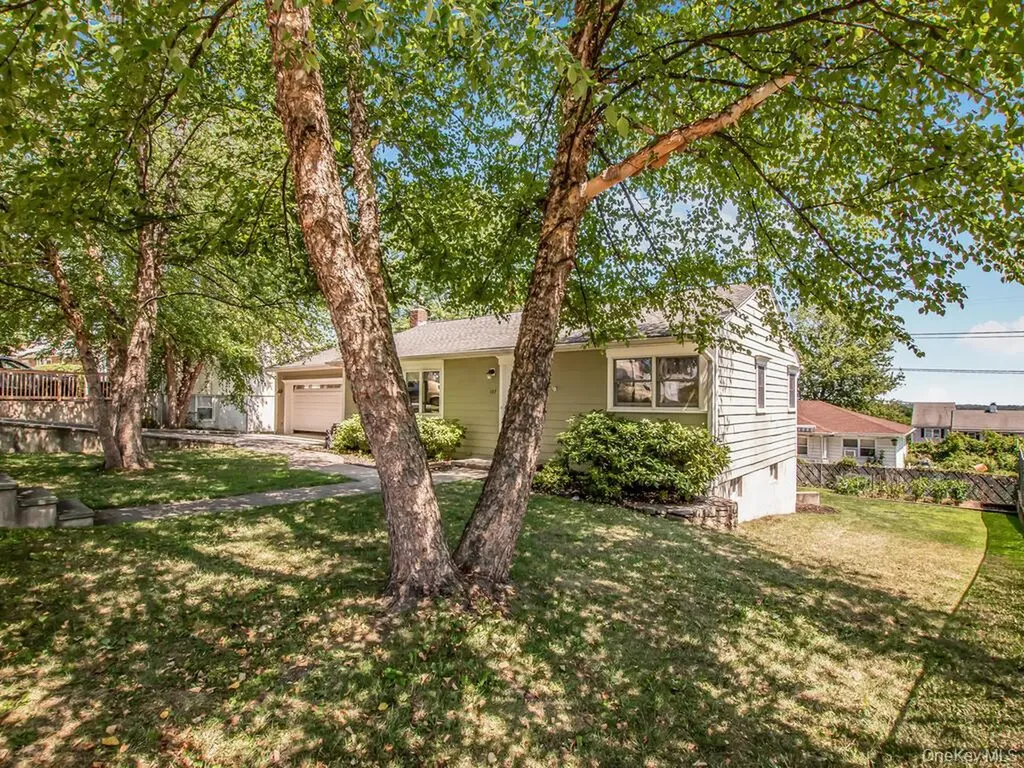 107 Kingsley Drive Yonkers NY 10710