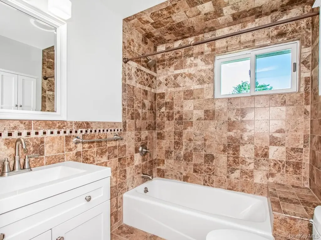 107 Kingsley Drive Yonkers NY 10710