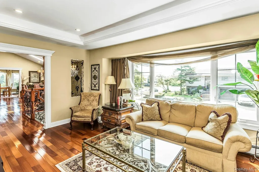 3101 Lonni Lane Merrick NY 11566