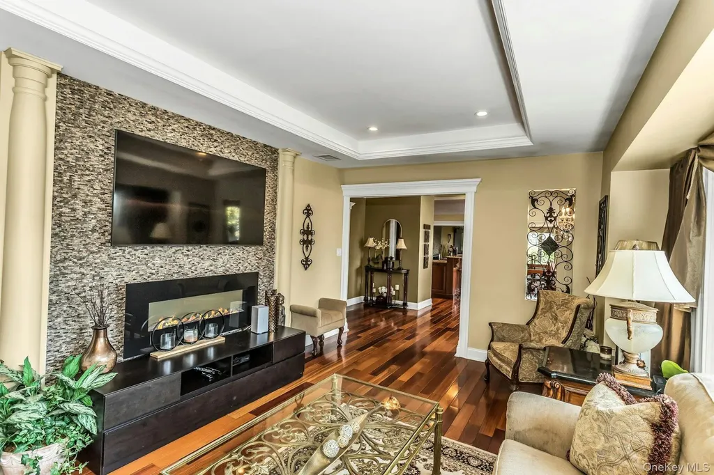 3101 Lonni Lane Merrick NY 11566